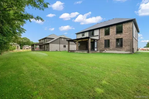 24318 Tullymore Dr, Macomb, MI 48042 photo 12