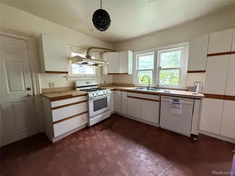 Kitchen - 718 River St, Owosso, MI 48867 photo 1 of 3