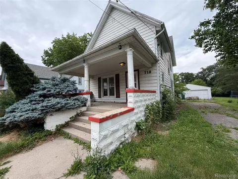 Exterior - 718 River St, Owosso, MI 48867 photo 1 of 8