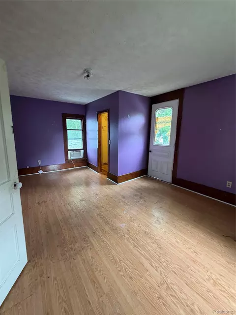 Bedroom - 718 River St, Owosso, MI 48867 photo 5 of 6