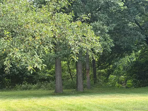 Exterior - 718 River St, Owosso, MI 48867 photo 7 of 8