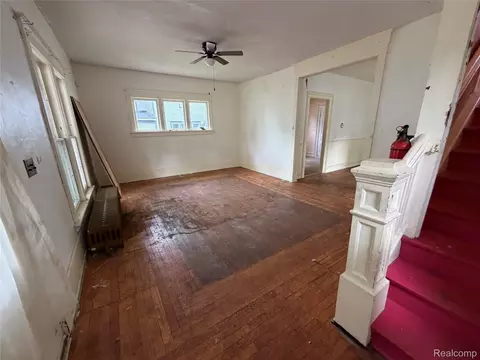 Living - 718 River St, Owosso, MI 48867 photo 1 of 2