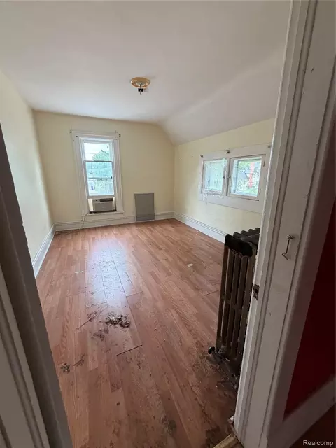 Bedroom - 718 River St, Owosso, MI 48867 photo 3 of 6