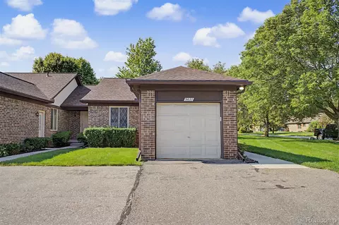 3627 Heritage Pkwy, Dearborn, MI 48124