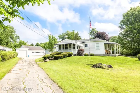 5930 Gratiot Ave, St. Clair, MI 48079