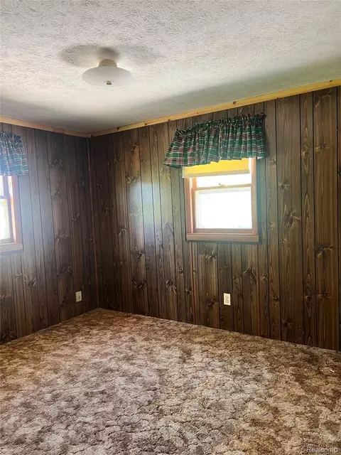 Bedroom - 3567 Coveview Dr, Hill, MI 48635 photo 2 of 2