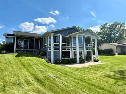3780 Lake Lapeer Dr, Metamora, MI 48455