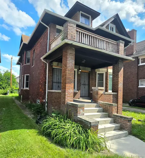 47 Pilgrim St, Highland Park, MI 48203