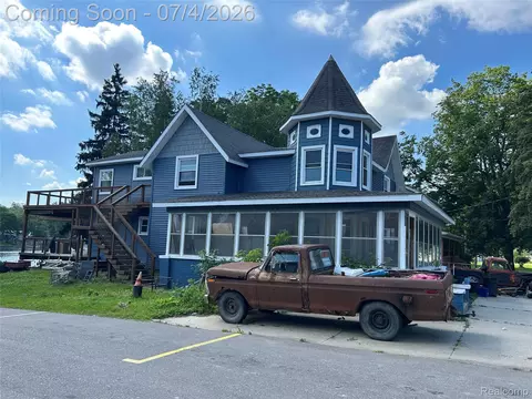 16185 Seymour Rd, Argentine, MI 48451