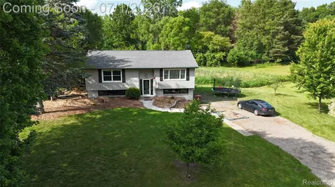 7915 Hillcrest Dr, Sciota, MI 48848