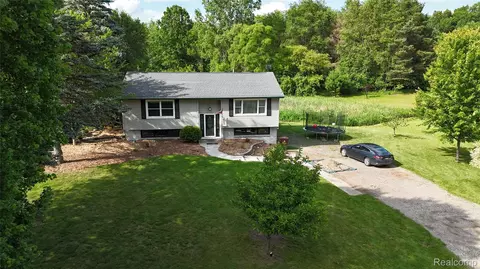 7915 Hillcrest Dr, Sciota, MI 48848