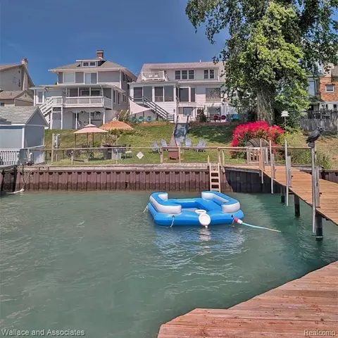 2712 Military St, Port Huron, MI 48060