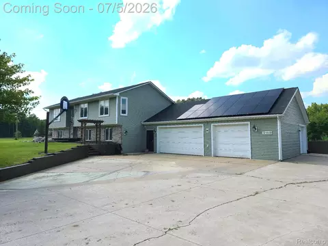 5158 Coldwater Rd, Oregon, MI 48446