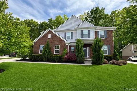 6122 Ardmore Ln, Village Of Clarkston, MI 48348
