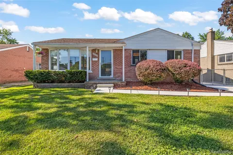 30853 Steinhauer St, Westland, MI 48186