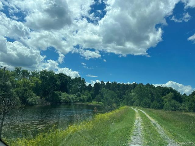 5015 Capac Rd, Mussey, MI 48014
