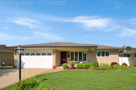 33633 Mina Dr, Sterling Heights, MI 48312