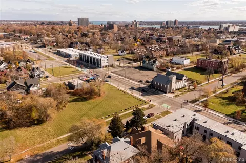 7319 Kercheval St, Detroit, MI 48214