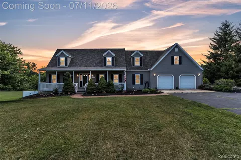 10146 Marshall Rd, Green Oak, MI 48178