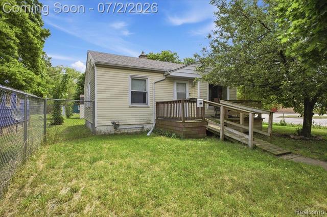 5202 Dupont St, Flint, MI 48505