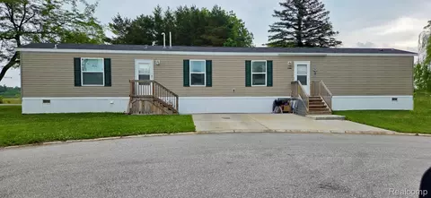 3300 Magnolia Ct #182, Midland, MI 48642