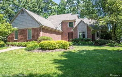 12170 Shaffer Rd, Springfield, MI 48350