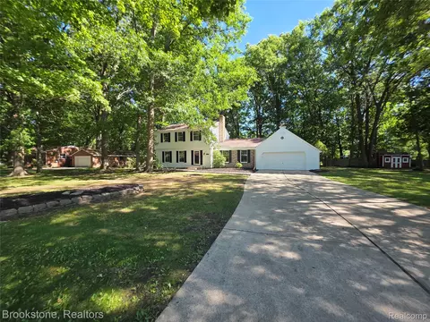 6499 Dalton Dr, Mount Morris, MI 48433