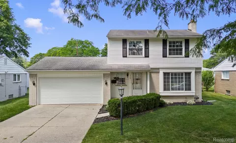 14225 Bainbridge St, Livonia, MI 48154
