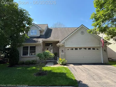 5517 Ashby Ct, Waterford, MI 48327