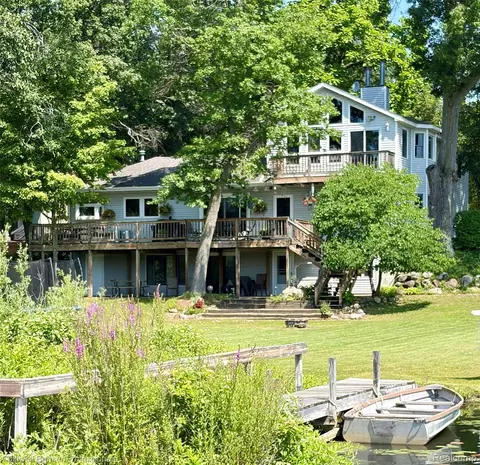 1325 Elkhorn Lake Rd, Orion, MI 48362