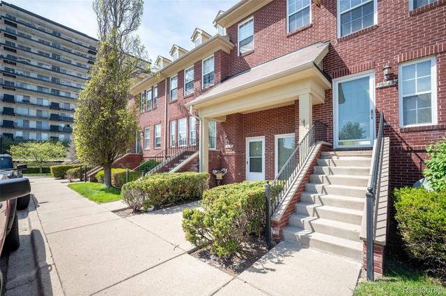 15650 Stone Crossing Dr, Southfield, MI 48075