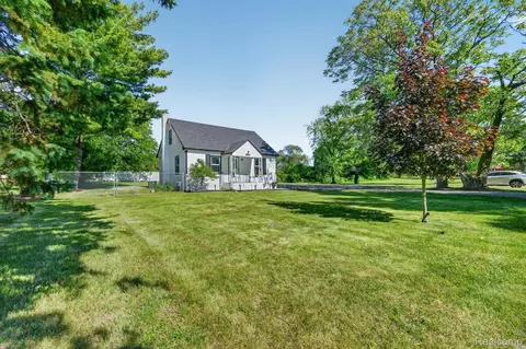 2861 John R Rd, Rochester Hills, MI 48307