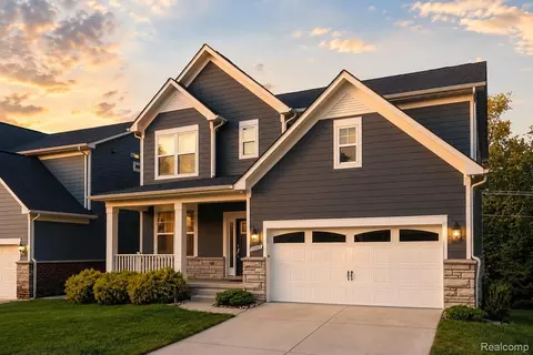 31065 Tremont Ln, Beverly Hills, MI 48025