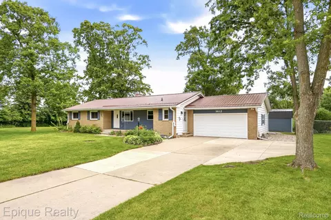 1612 Saint Marys Ct, Hampton, MI 48732