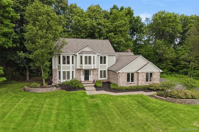 5336 Urbana Dr, Genoa, MI 48116