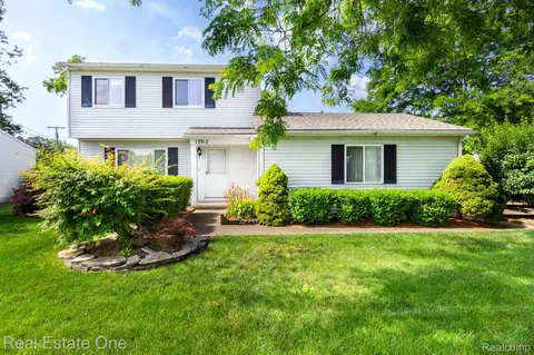 13912 Clinton River Rd, Sterling Heights, MI 48313