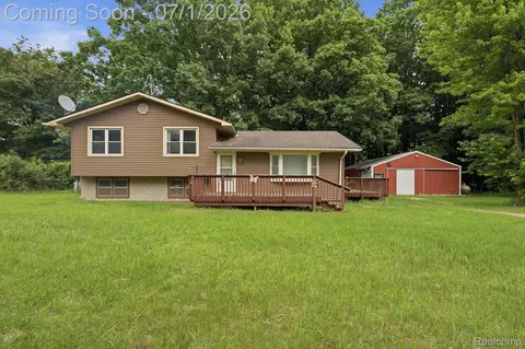 4762 Lonsberry Rd, Deerfield, MI 48421