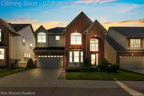27023 Ladbroke St, Novi, MI 48374