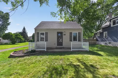 1446 Norris St, Westland, MI 48186