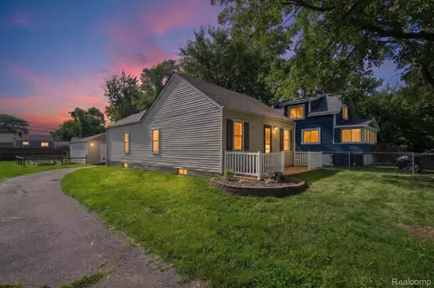 1446 Norris St, Westland, MI 48186
