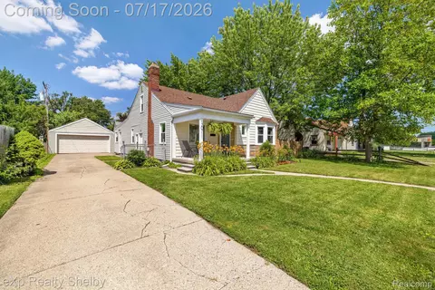 20711 Alger St, Saint Clair Shores, MI 48080