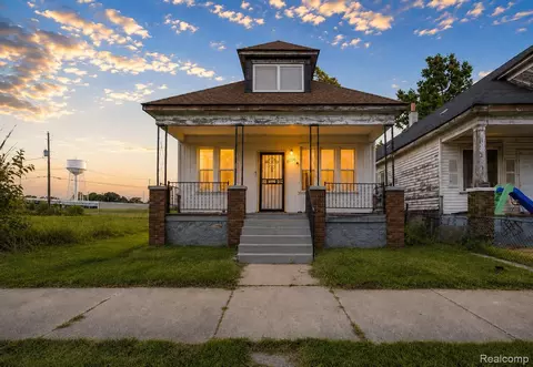 2003 Dearing St, Hamtramck, MI 48212