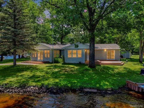 1192 Lake James Dr, Denton, MI 48651