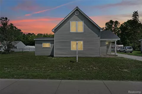 914 Chartier St, Marine City, MI 48039