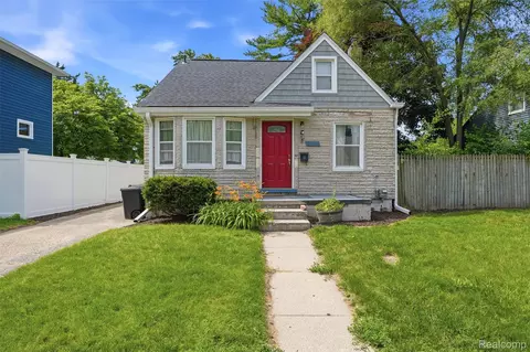 1427 Pearson St, Ferndale, MI 48220