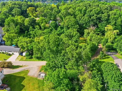 00 Johnson Dr, Orion, MI 48362