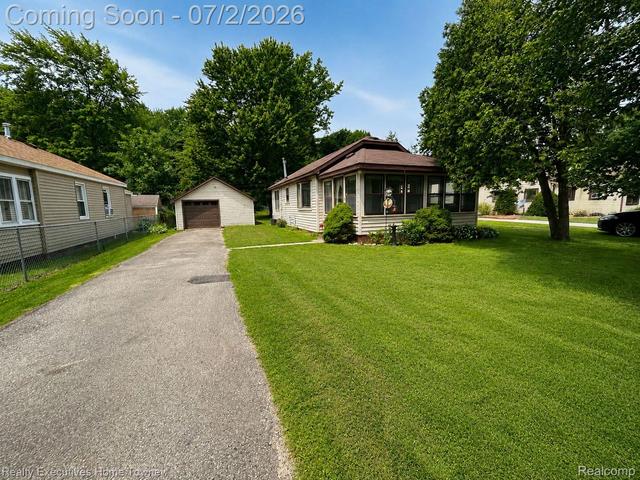 6621 Bunker Rd, Burtchville, MI 48059