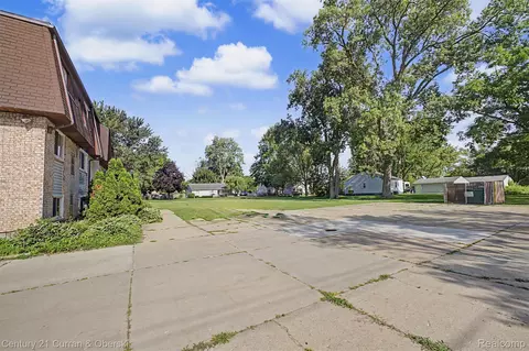 34190 Forest St, Wayne, MI 48184 photo 14