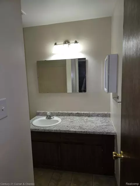 34190 Forest St, Wayne, MI 48184 photo 7