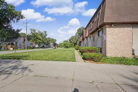 34190 Forest St, Wayne, MI 48184 photo 15